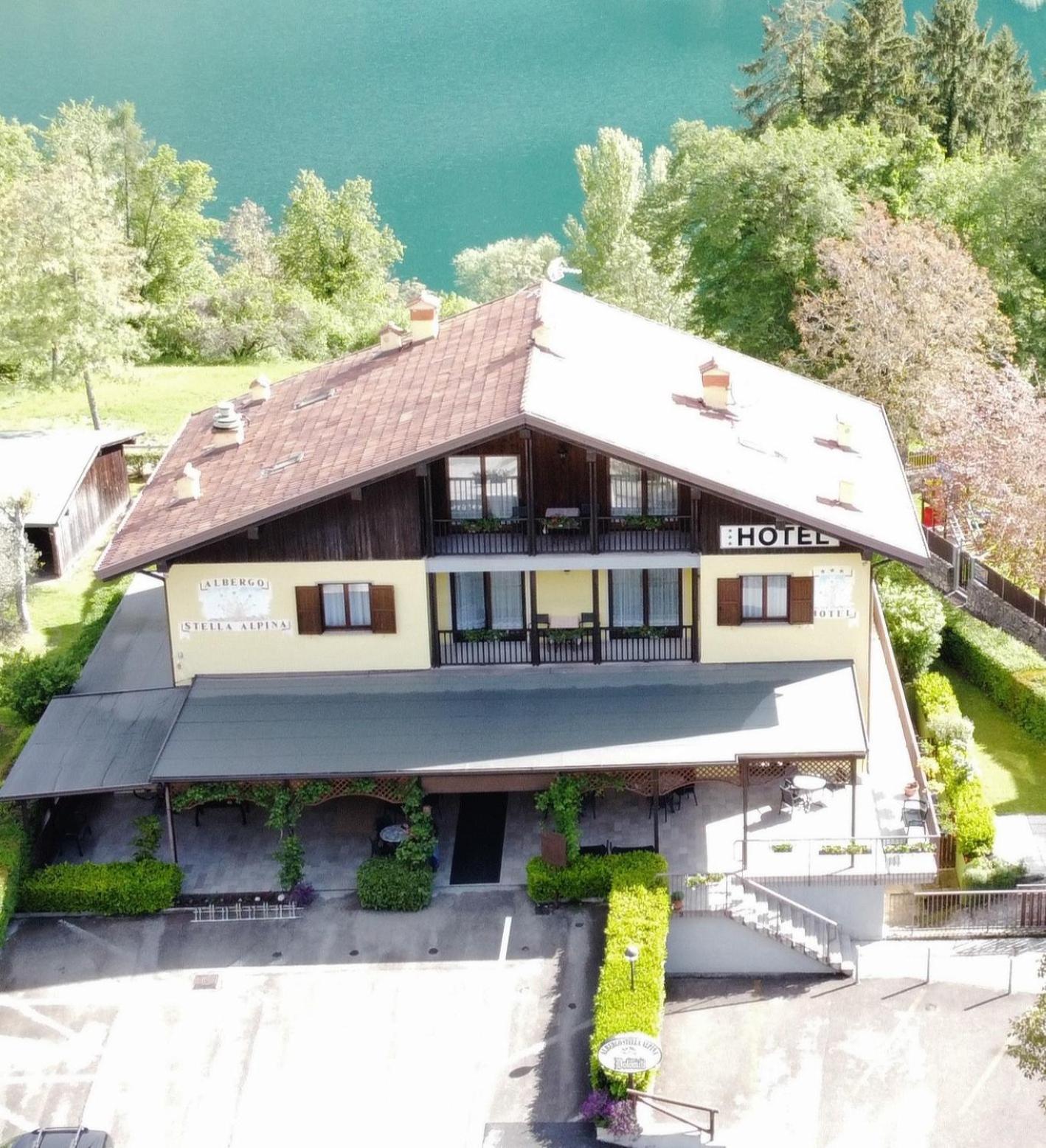 Albergo Stella Alpina Tenno Exteriör bild