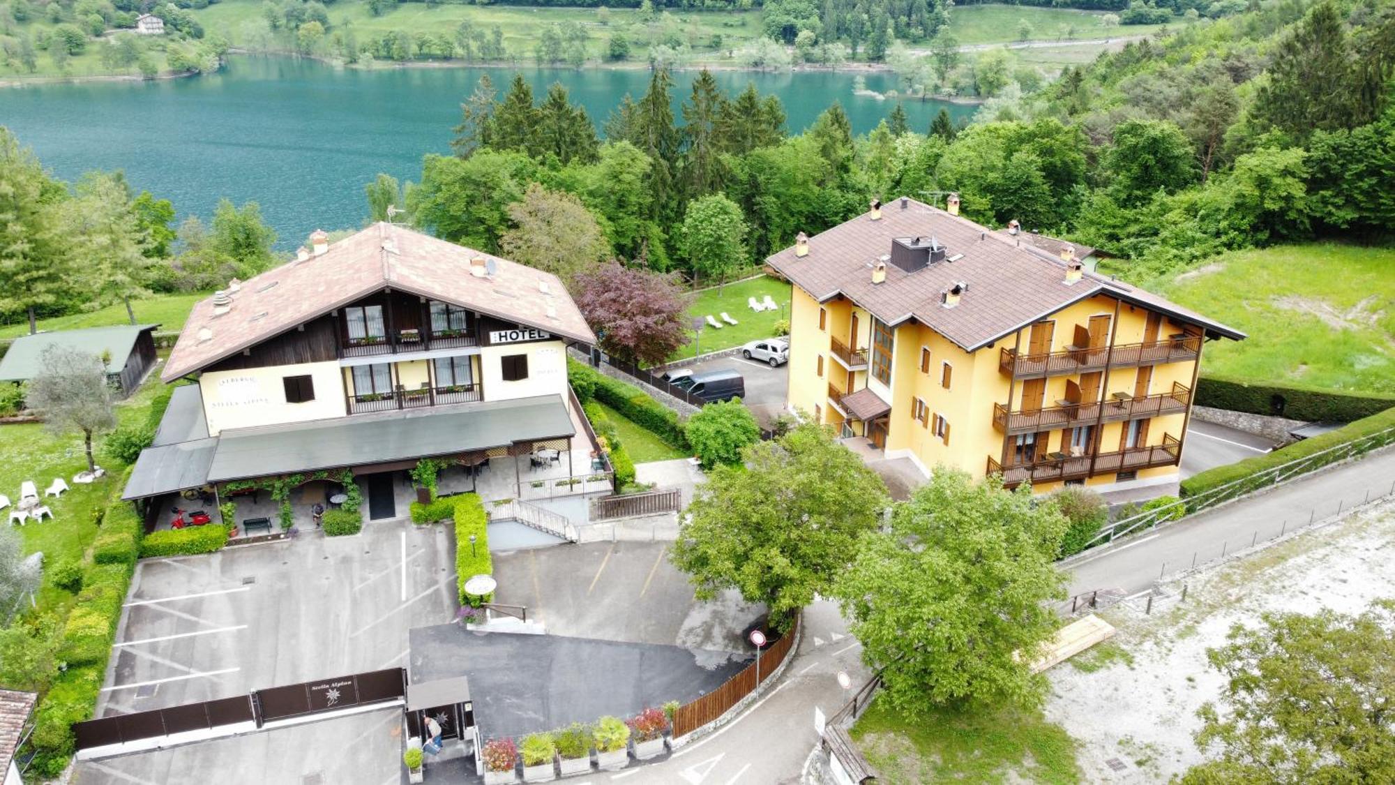 Albergo Stella Alpina Tenno Exteriör bild