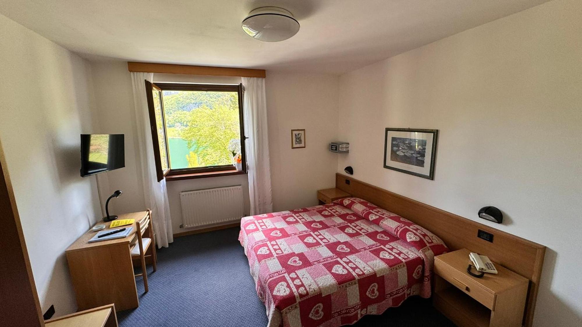 Albergo Stella Alpina Tenno Exteriör bild