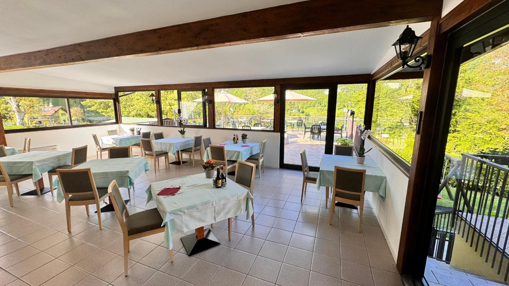 Albergo Stella Alpina Tenno Exteriör bild